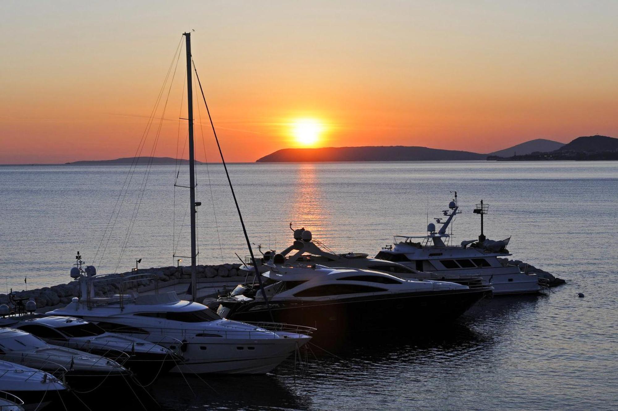 Premium Apartments - Lavica Beach Podstrana Exterior foto