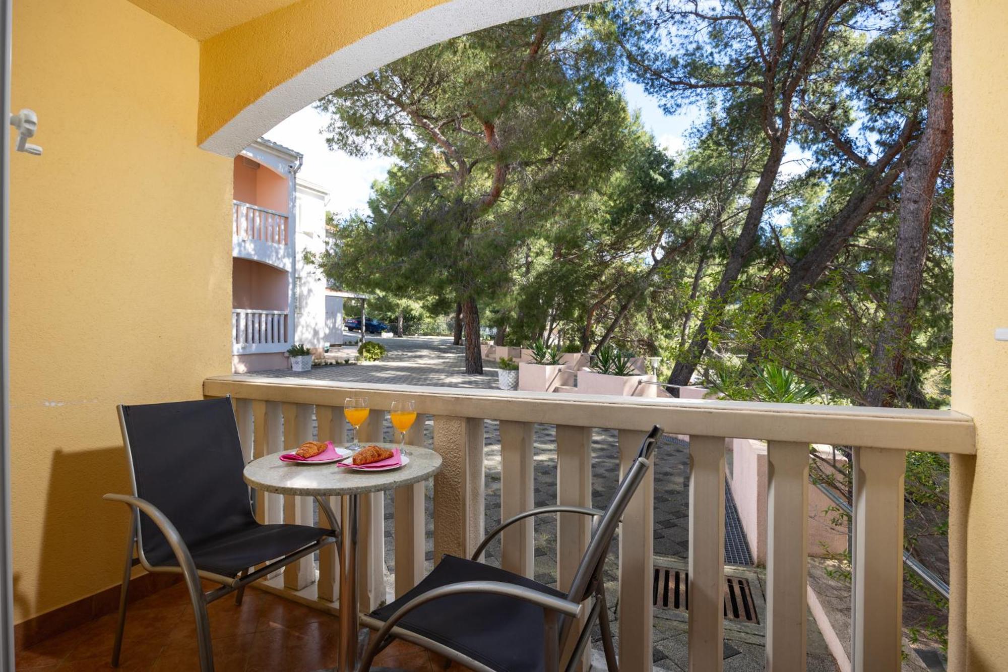 Premium Apartments - Lavica Beach Podstrana Exterior foto