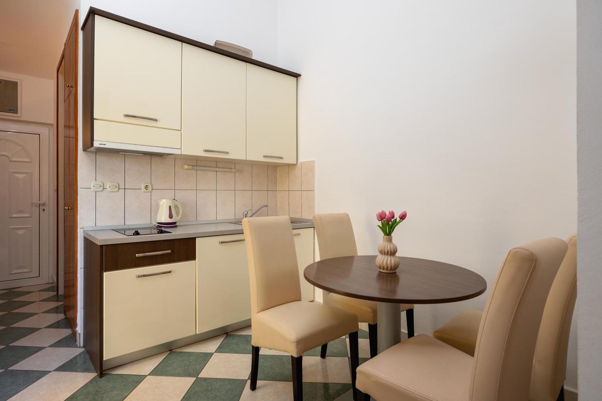 Premium Apartments - Lavica Beach Podstrana Quarto foto